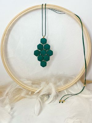 Beeze Necklace