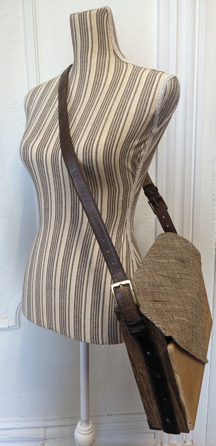 Messenger Box (with Velcro clasp)