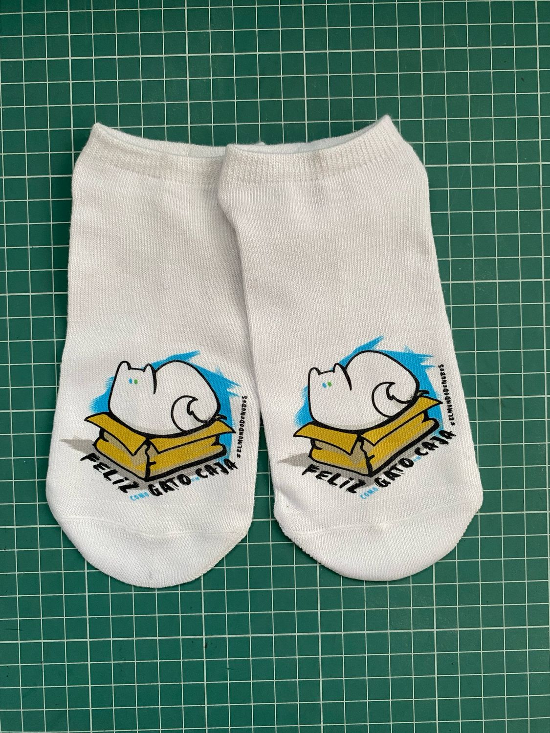 Calcetas diseños GATO EN CAJA