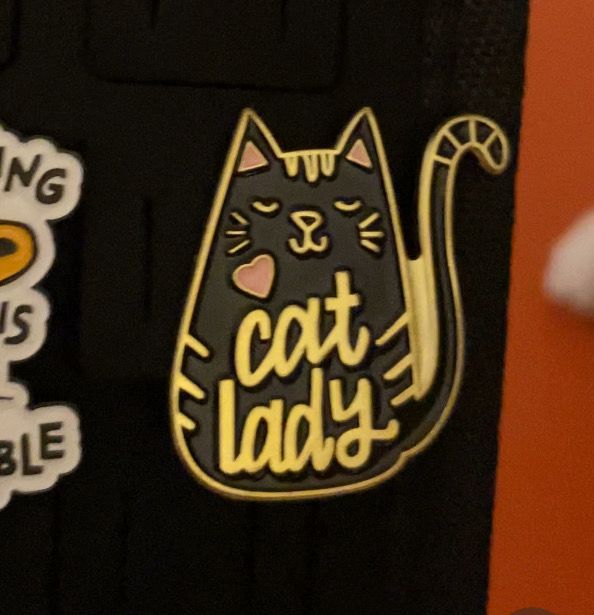 Pin “Cat lady”