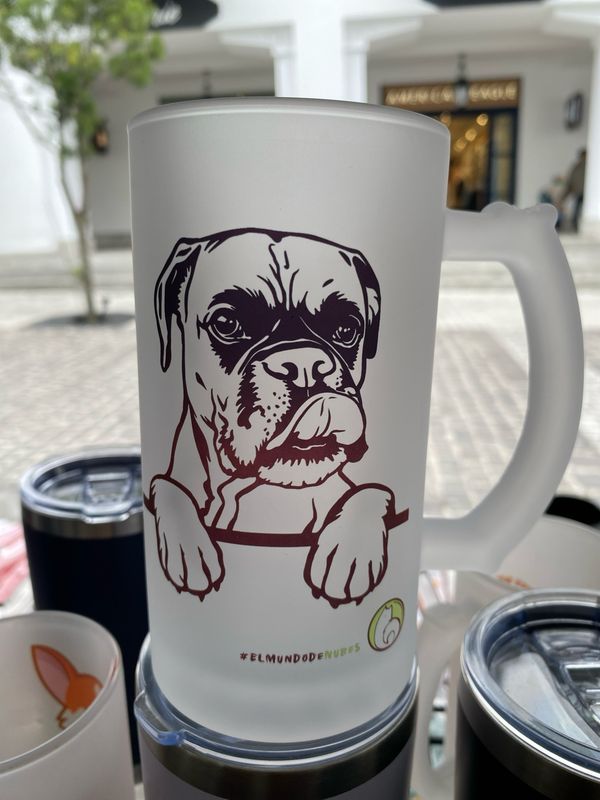 Tarro “It’s not drinking alone if the DOG is home” (diseños bóxer)