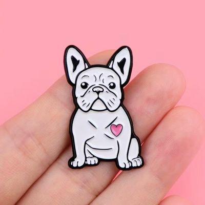 Pin “Frenchie corazón”