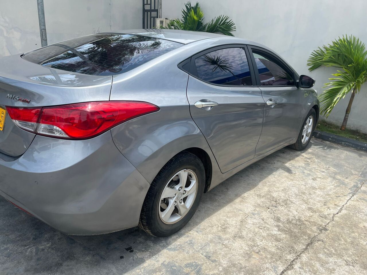 HYUNDAI Avente en location