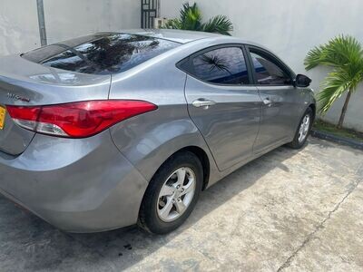 HYUNDAI Avente en location