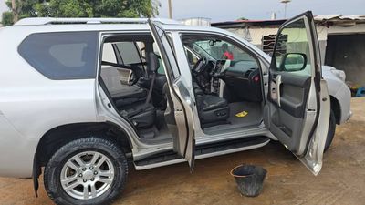 TOYOTA LAND CRUISER TX