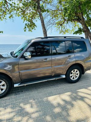 Mitsubishi Pajero GLS f