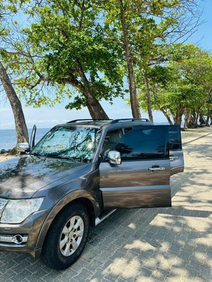 Mitsubishi Pajero GLS f