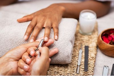 AYITO (Manicure - pedicure) A la gare routière f