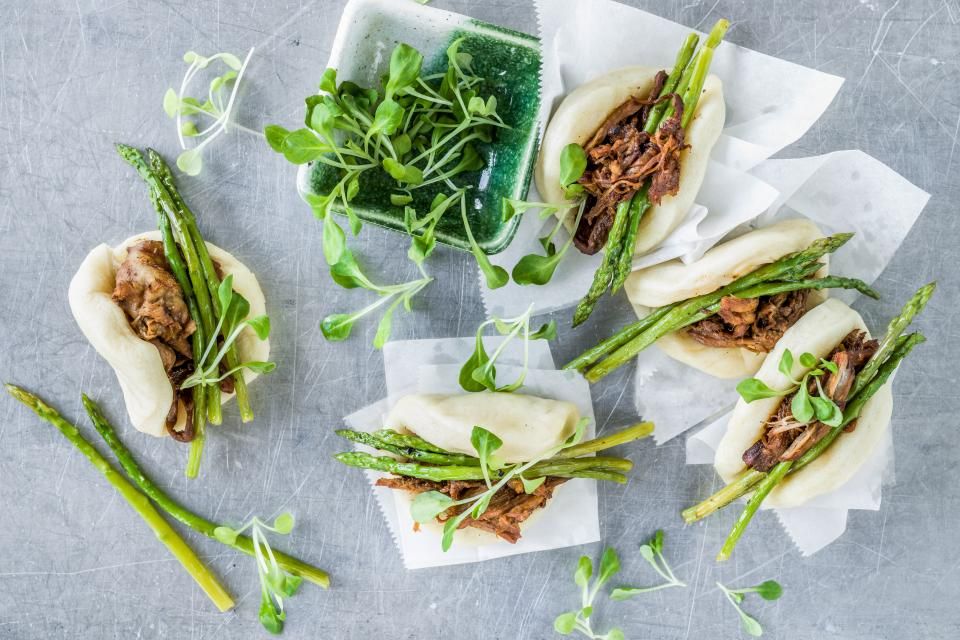 Bao buns au pulled pork et aux asperges