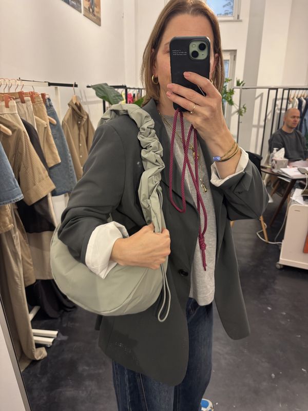 Moon bag ruffle