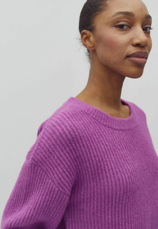 Shyla Servin-M Knit Cattleya Orchid