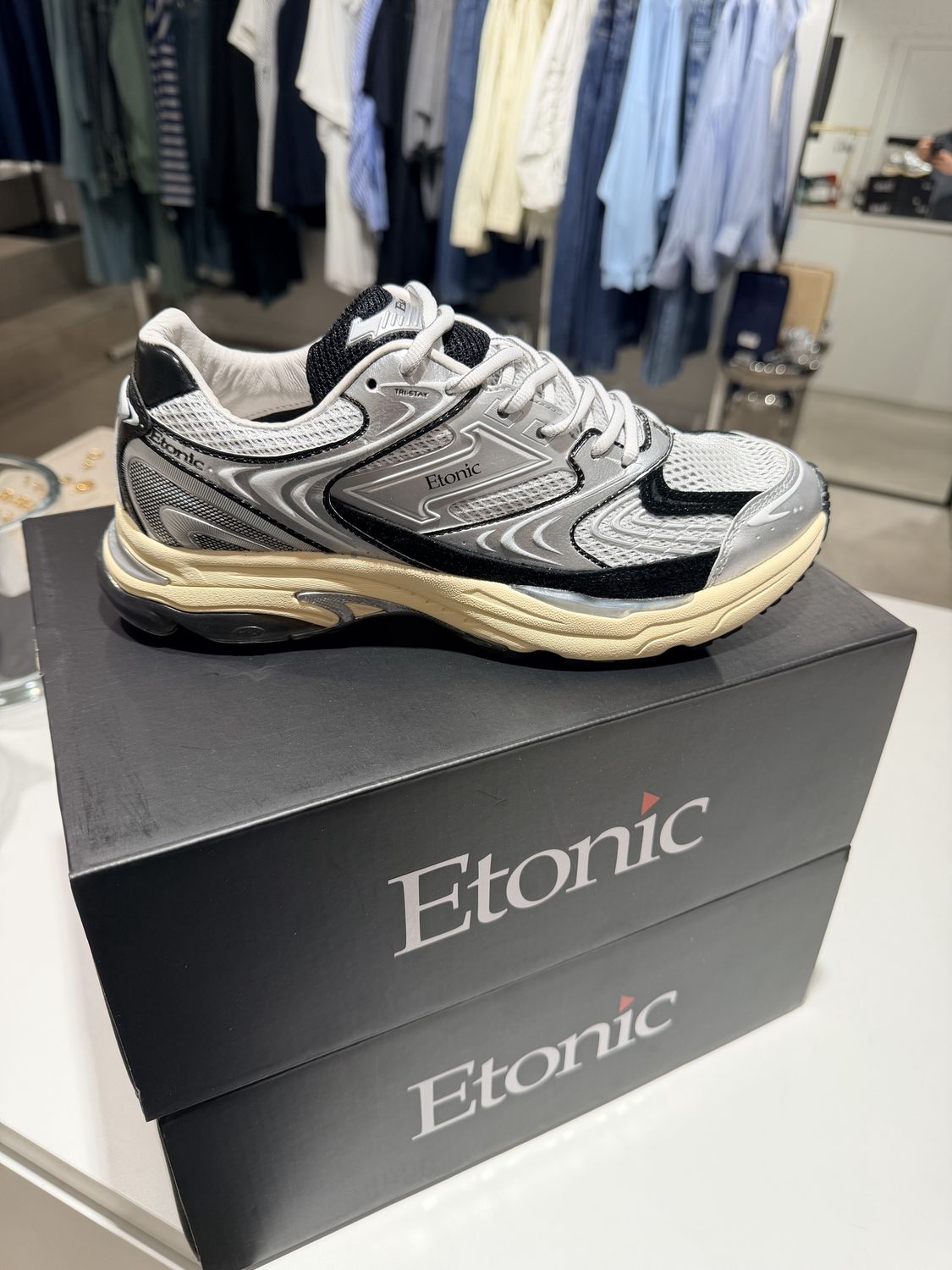 Evolution Metallic Silver-Black