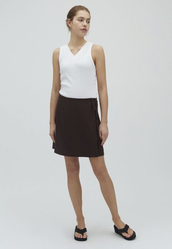 Shawna, Rosavine-M Skirt