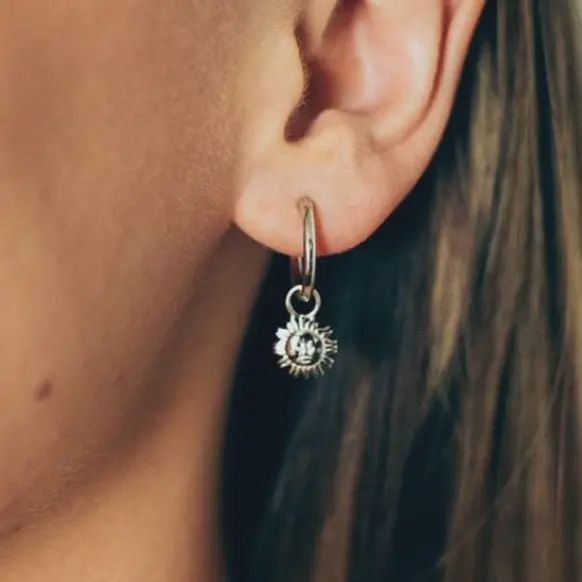 Tess &amp; Sarah Hoops