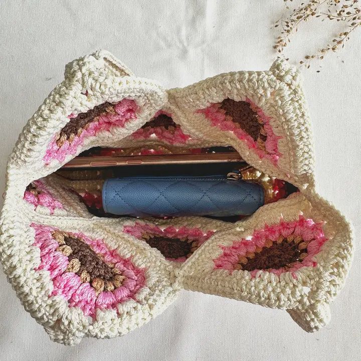 Hand-Crochet Daisy Mini Tote Bag