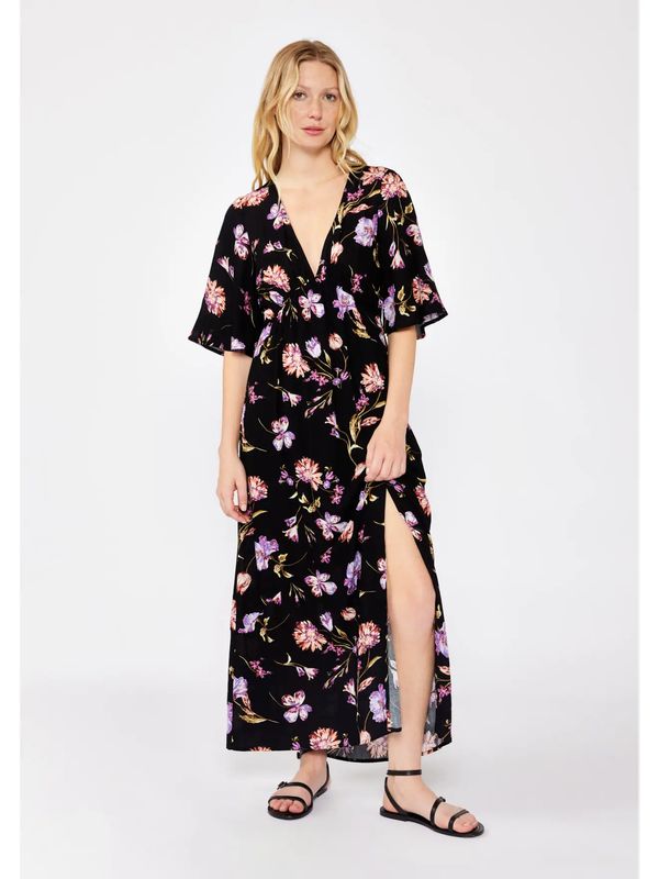 V-Neck Empire Maxi Dress with Slit/Black