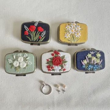 Floral Embroidered Rectangle Mini Jewelry Box with Mirror
