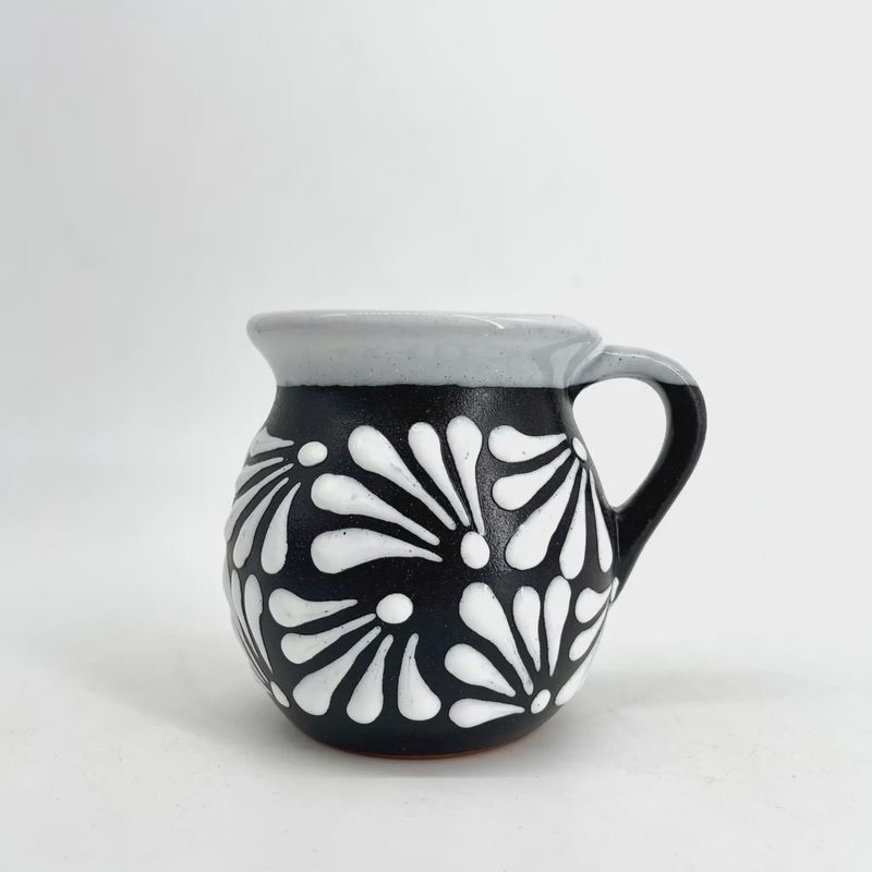 Traditional Ceramic Jarrito Cup in Black-White