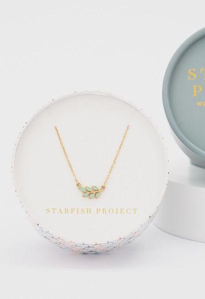 Rowen Leaf Necklace in Mint