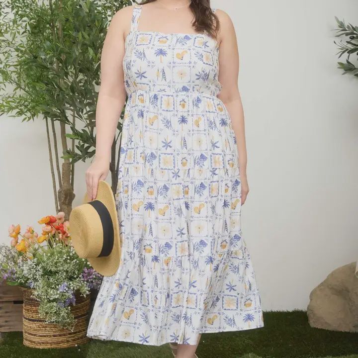 Plus Paradise Motif Tiered Maxi Dress