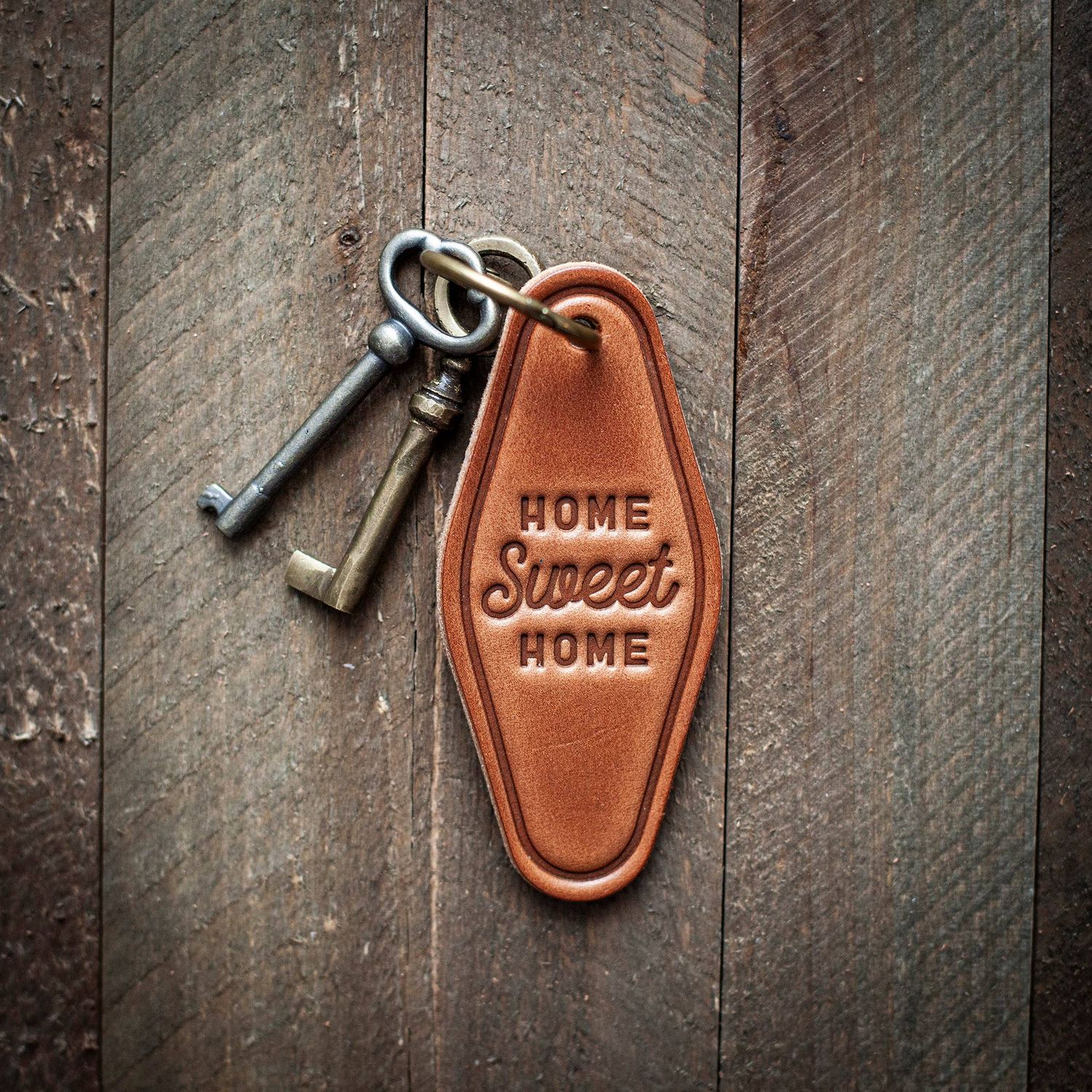 Home Sweet Home Leather Keychain Motel Style(1)