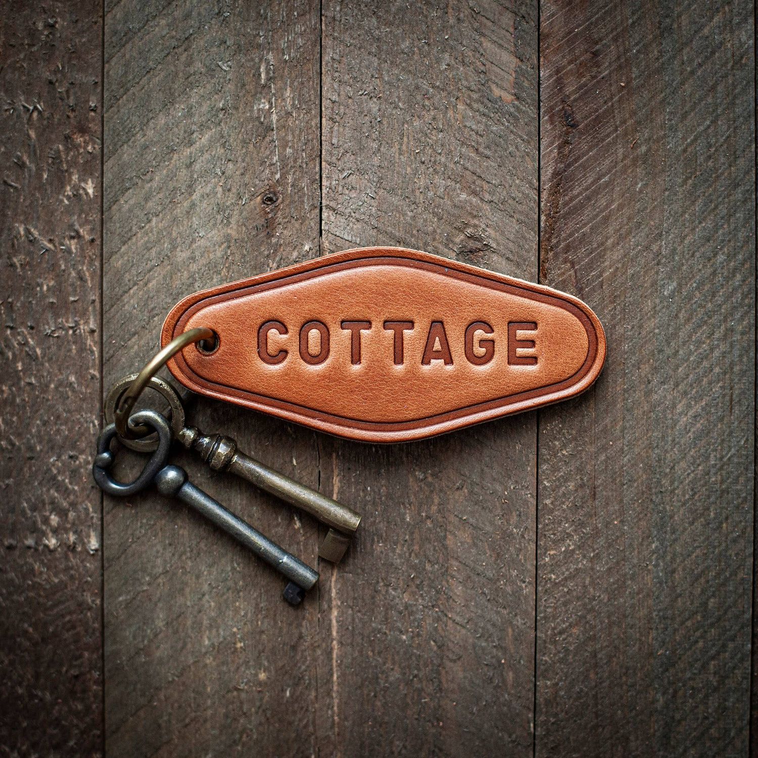 Cottage Leather Keychain Motel Style(1)