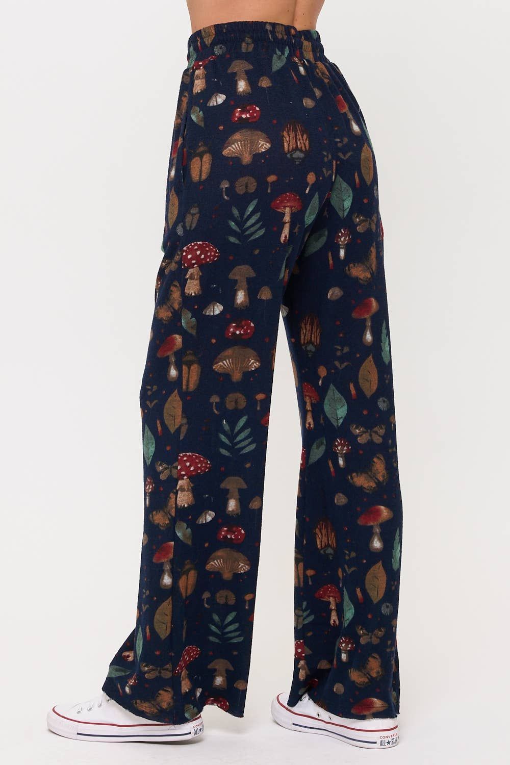 MUSHROOMS AND BUGS PRINT FLARE PANT