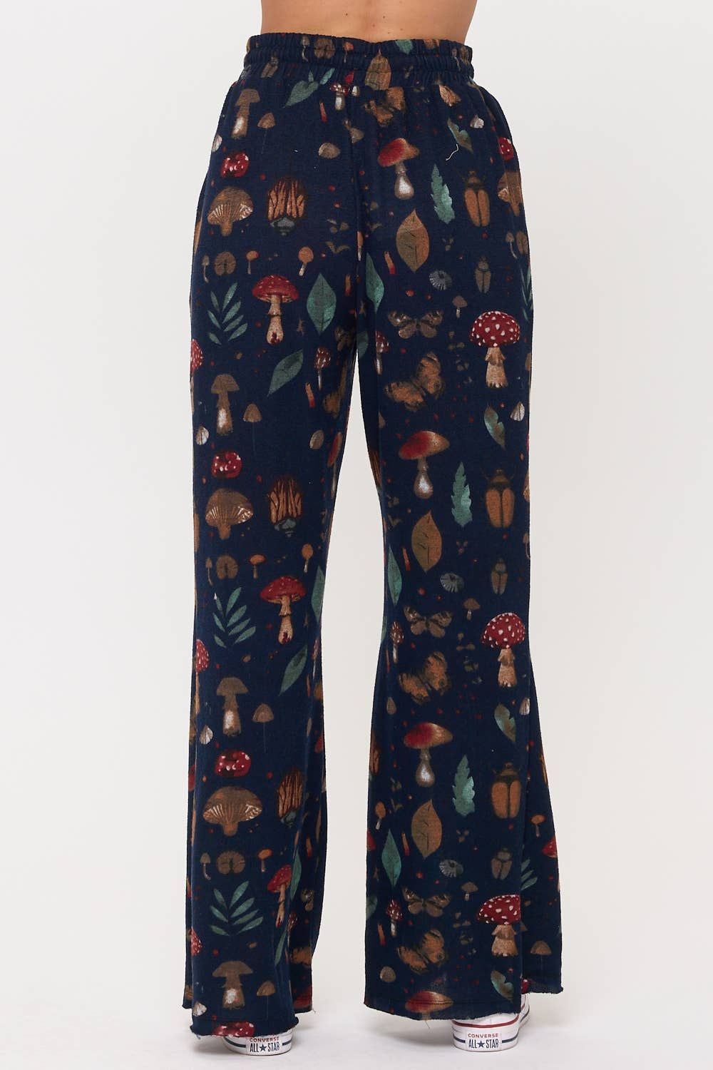 MUSHROOMS AND BUGS PRINT FLARE PANT
