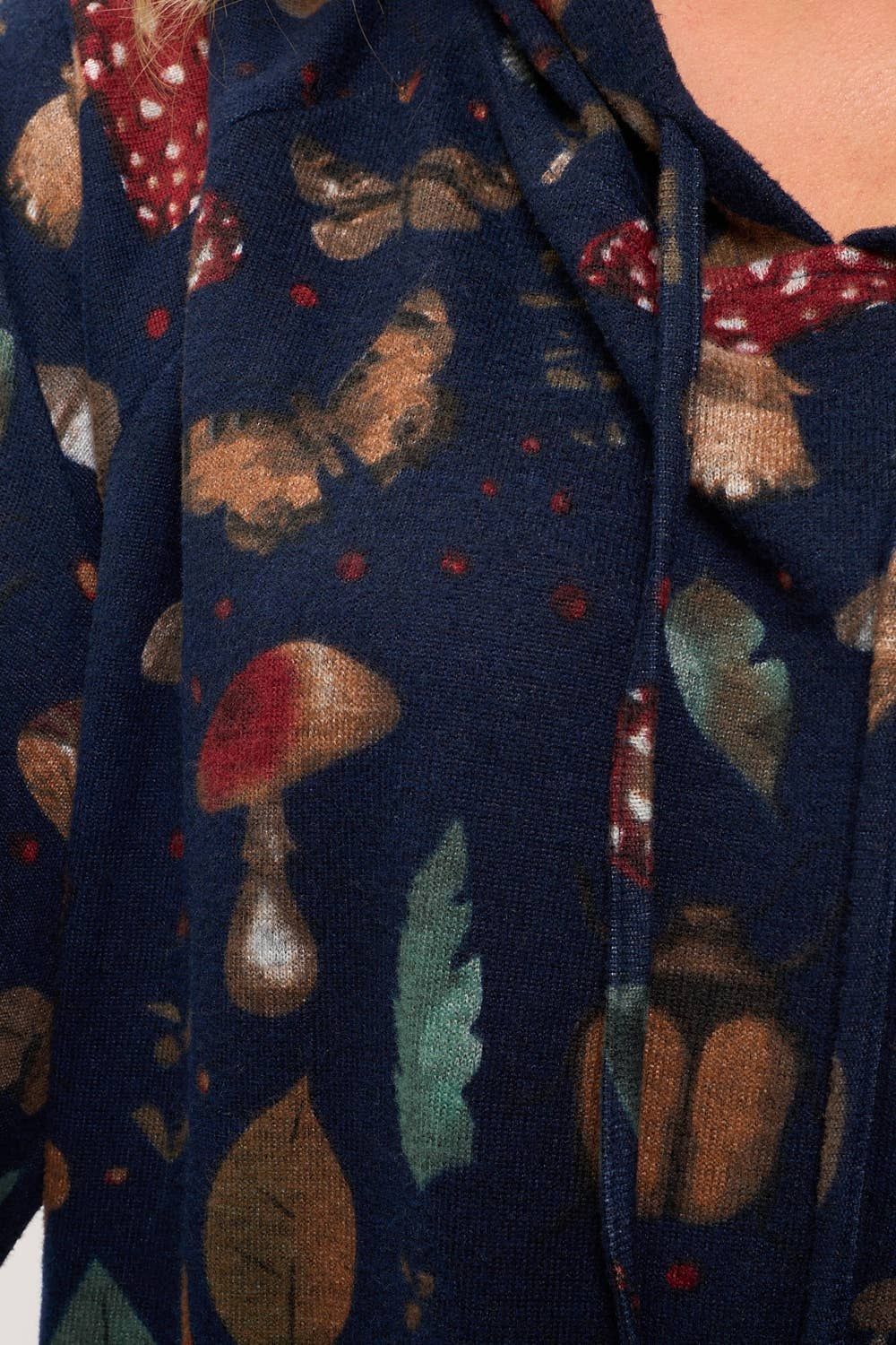 MUSHROOMS AND BUGS PRINT TUNIC HOODIE