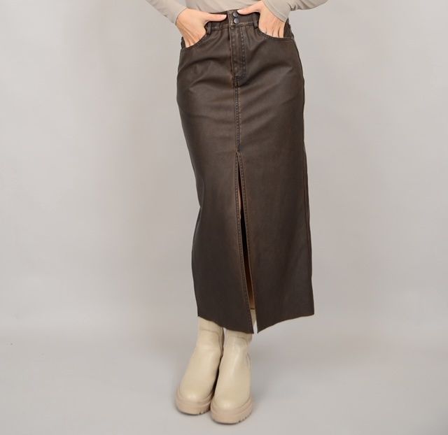 40W026S BROWN