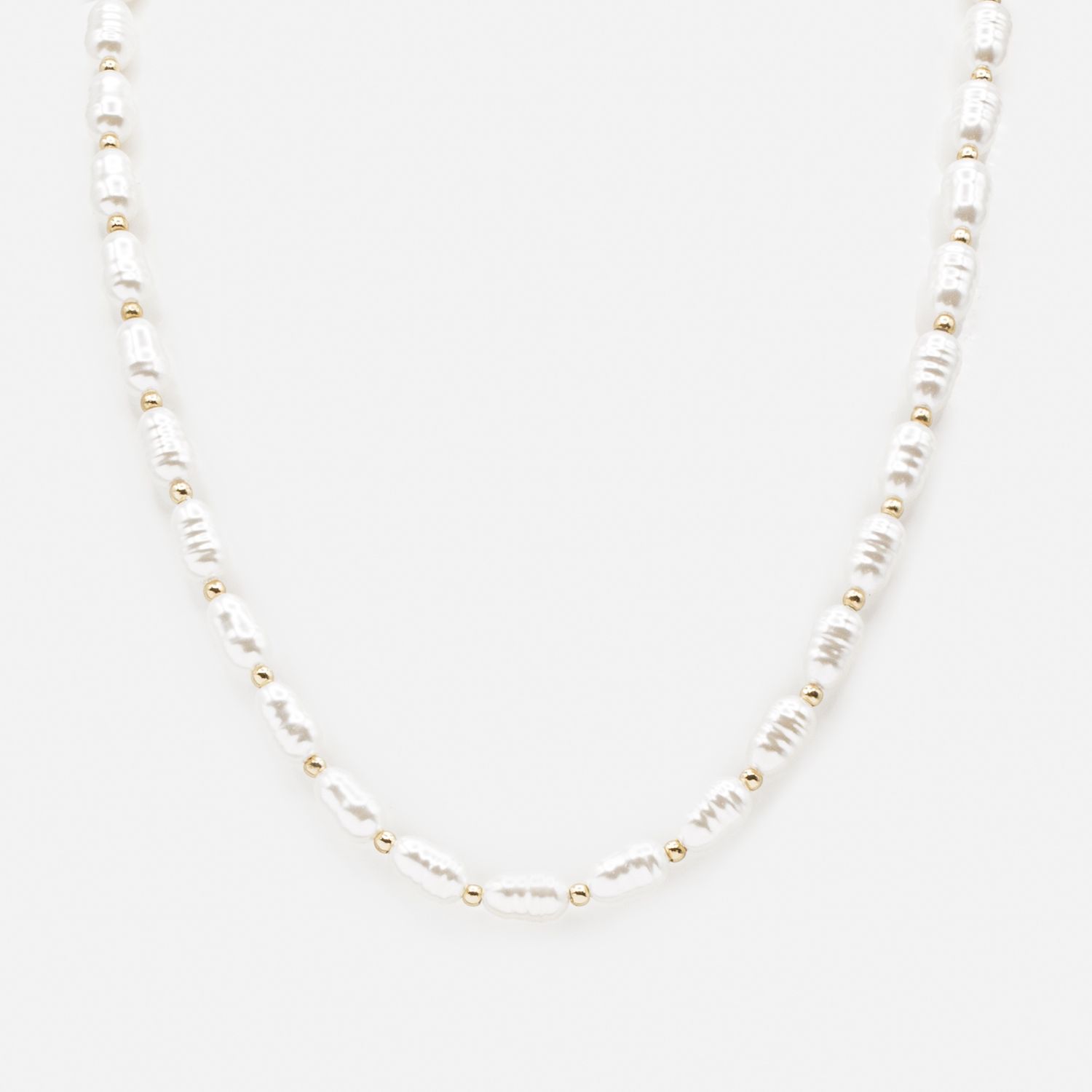 Collier de perles et billes dorées