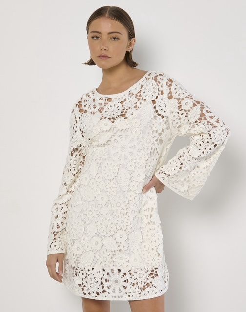 943322 - White