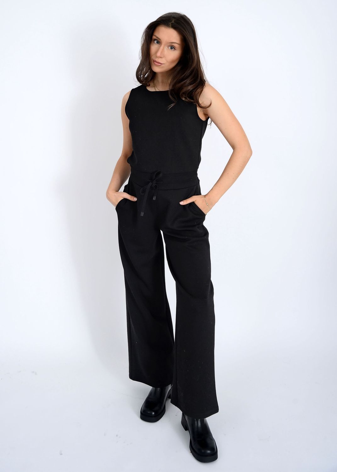 77T030S - Black
