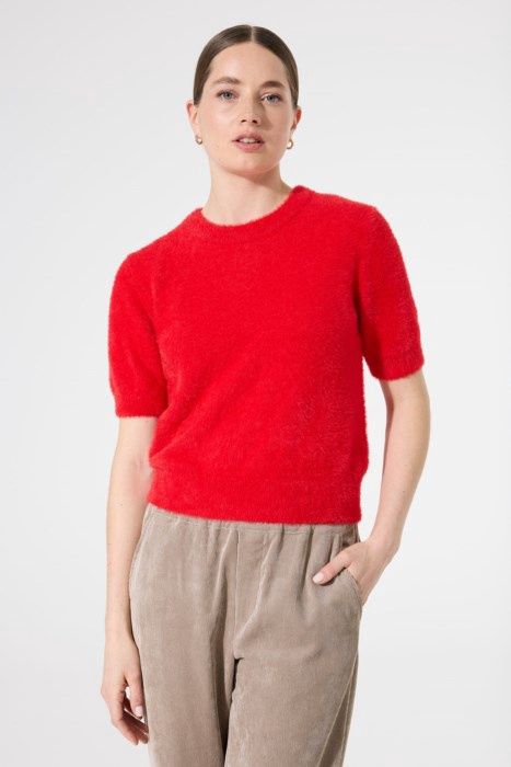 I50245 - True Red