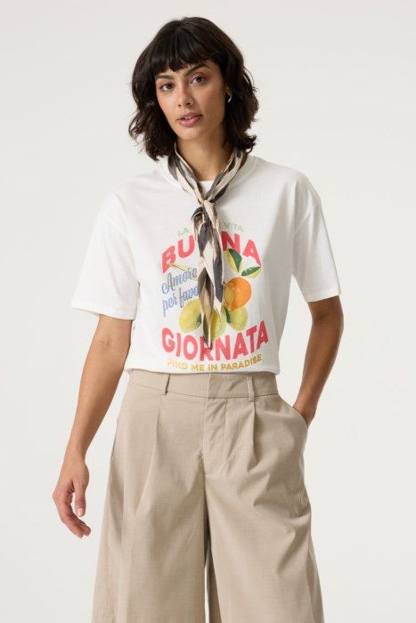 Q260005 - Off white