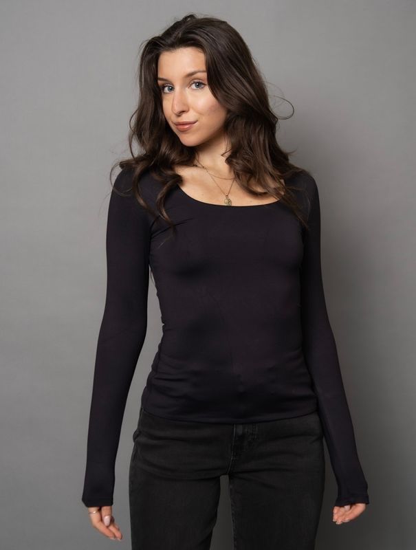 MARIANA 23 SIGNATURE SECOND SKIN LS SCOOP TOP-BLACK