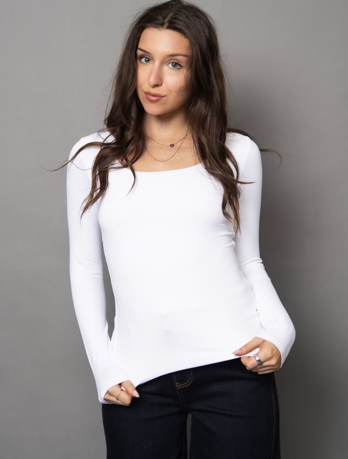 MARIANA 23 SIGNATURE SECOND SKIN LS SCOOP TOP-WHITE