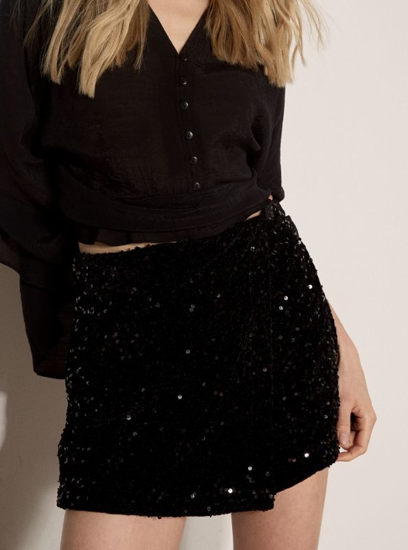 X248933 - Black
