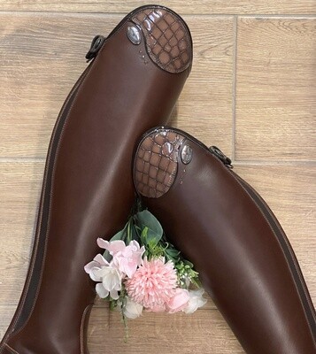 DeNiro Tricolore Salentino 01 Smooth Brown - Lucido Bistro/Patent Moka piping/Rose gold Stones