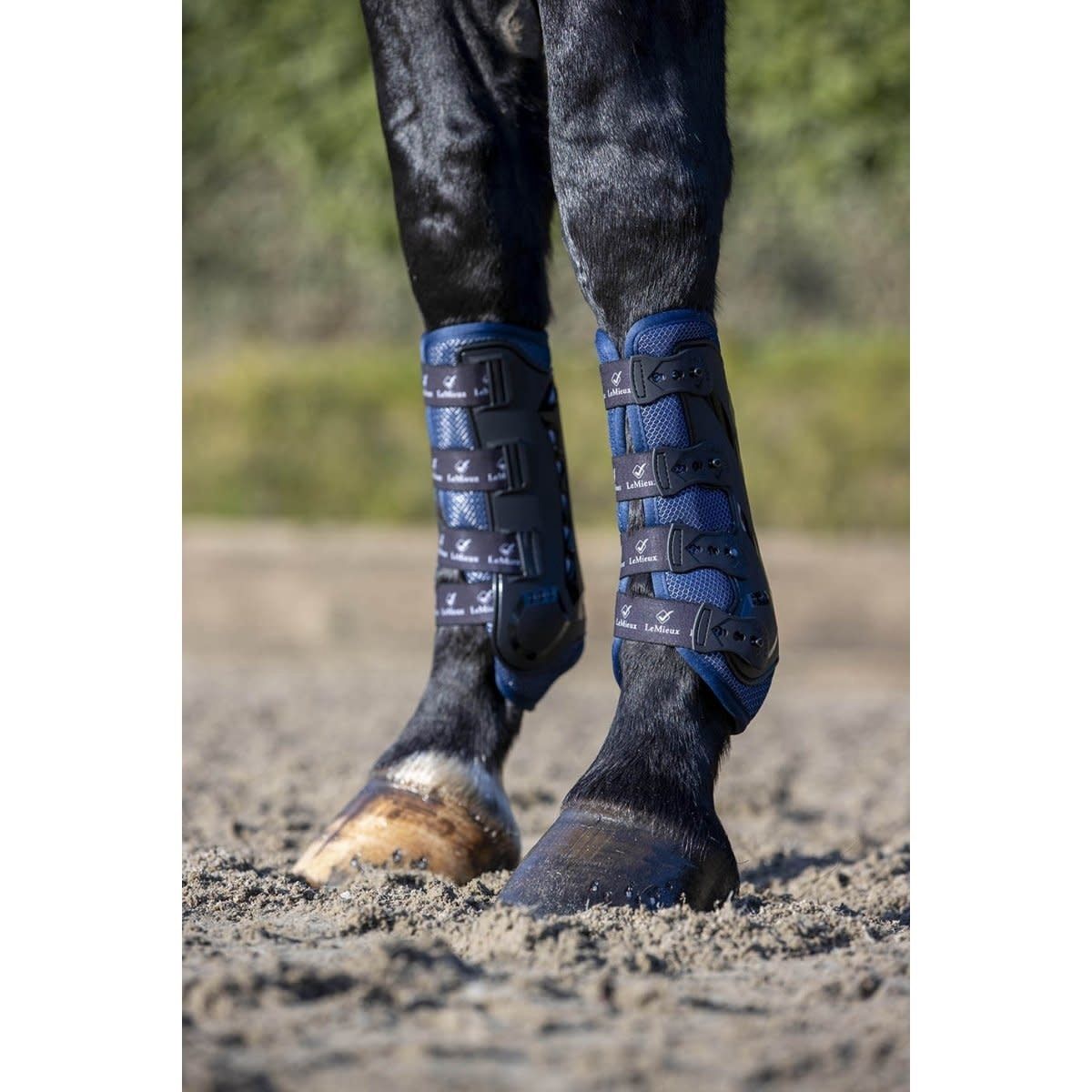 LeMieux Ultra Mesh Snug Boots Tendon Boots, Color: Navy, Voor/achter: Front, Size: L