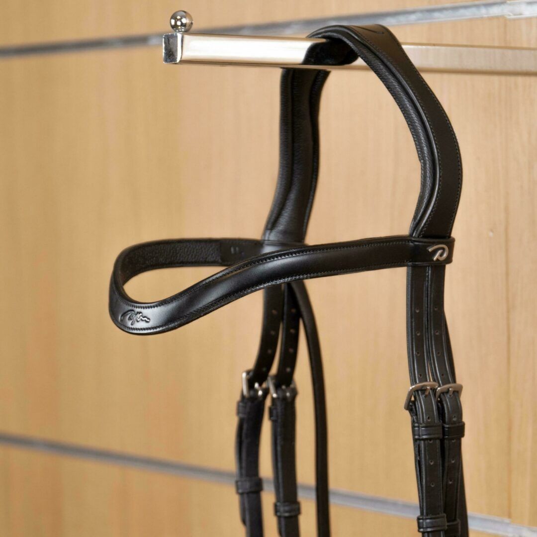 Dy&#39;on Flat Leather V-Shaped Browband - New English, Color: Black, Size: Full