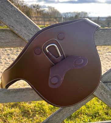 HFI Jumping Girth with Magnetic Flap