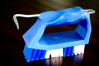 Kelcie Hoof Pick + Brush Blue