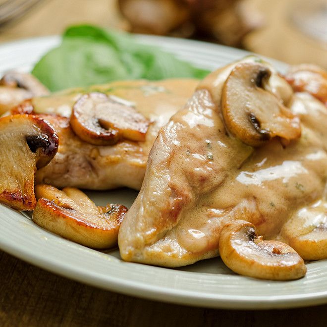 Escalope de dinde sauce crème fraîche champignons de Paris avec sa purée faite maison