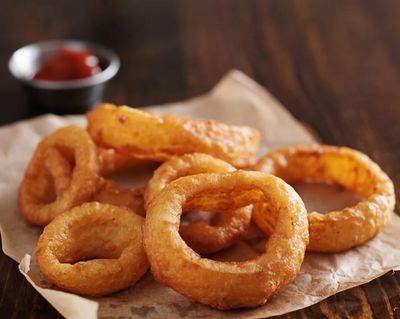 5 Onions rings avec sa sauce barbecue