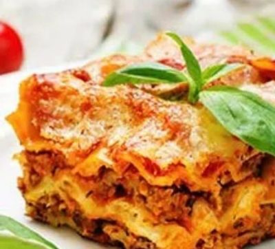 Dimanche 23 Novembre midi  : Couscous accompagné de son confit d oignons et raisins secs