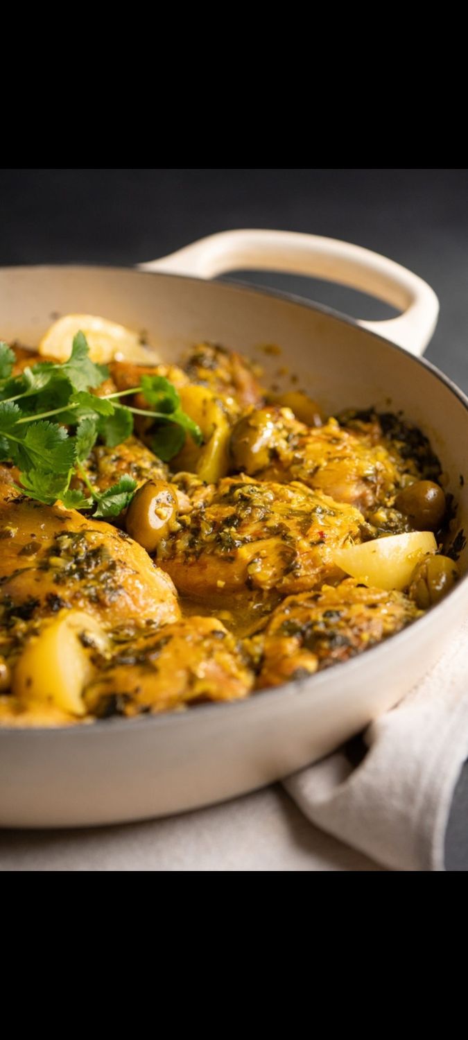 Tajine de poulet au citron confit et olives