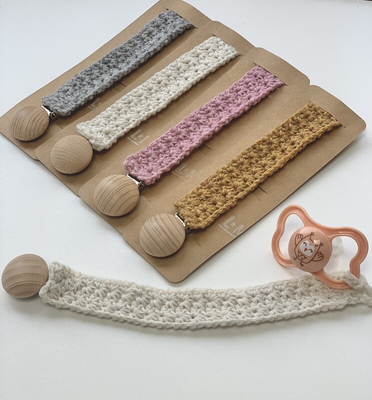 Soother clips