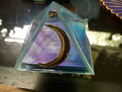 Glass Pyramid Box (Silver Moon, 2-inch)