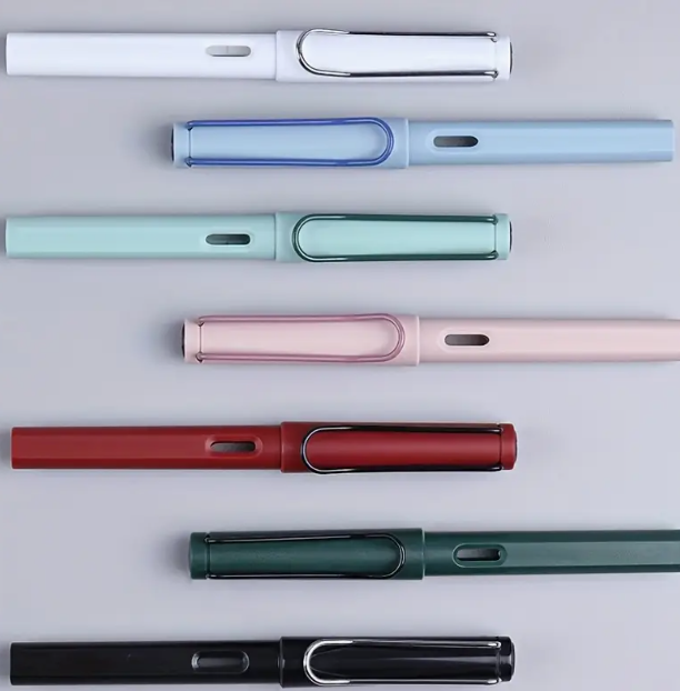 Stylish Plastic Fountain Pen with refill for ink